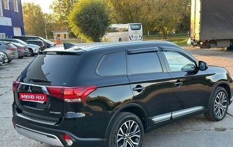 Mitsubishi Outlander III рестайлинг 3, 2018 год, 1 950 000 рублей, 5 фотография