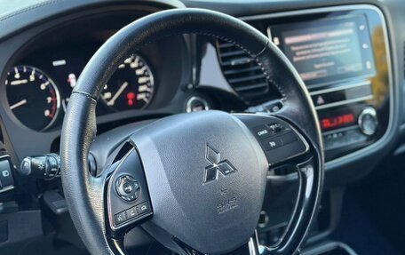 Mitsubishi Outlander III рестайлинг 3, 2018 год, 1 950 000 рублей, 24 фотография