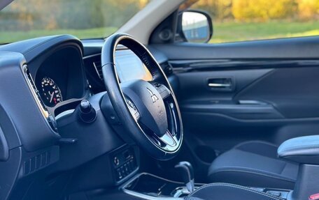 Mitsubishi Outlander III рестайлинг 3, 2018 год, 1 950 000 рублей, 35 фотография