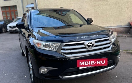 Toyota Highlander III, 2013 год, 2 390 000 рублей, 3 фотография