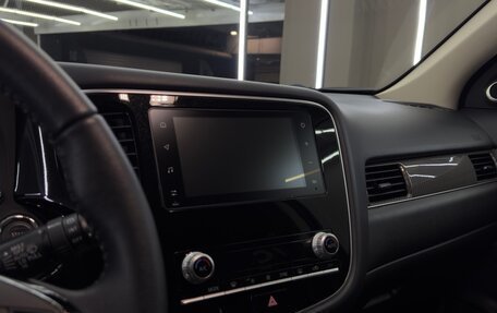 Mitsubishi Outlander III рестайлинг 3, 2020 год, 2 390 000 рублей, 11 фотография