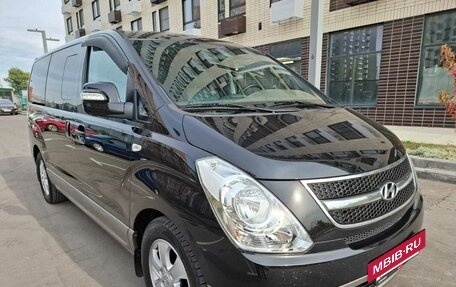 Hyundai Grand Starex Grand Starex I рестайлинг 2, 2012 год, 1 890 000 рублей, 3 фотография