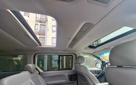 Hyundai Grand Starex Grand Starex I рестайлинг 2, 2012 год, 1 890 000 рублей, 19 фотография