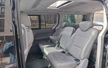 Hyundai Grand Starex Grand Starex I рестайлинг 2, 2012 год, 1 890 000 рублей, 27 фотография