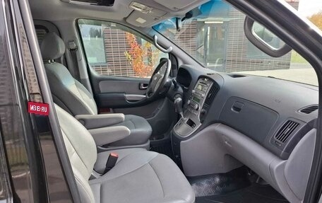 Hyundai Grand Starex Grand Starex I рестайлинг 2, 2012 год, 1 890 000 рублей, 18 фотография