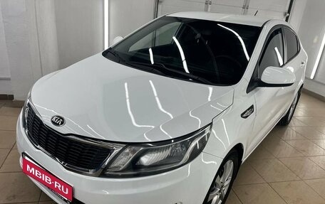 KIA Rio III рестайлинг, 2013 год, 898 000 рублей, 2 фотография