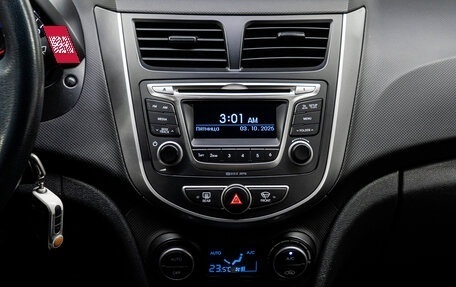 Hyundai Solaris II рестайлинг, 2015 год, 949 000 рублей, 21 фотография