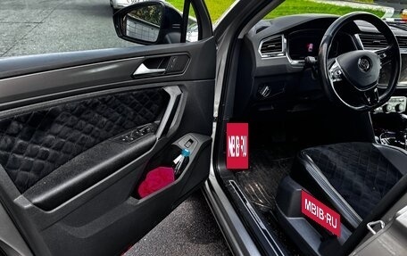 Volkswagen Tiguan II, 2019 год, 2 400 000 рублей, 4 фотография