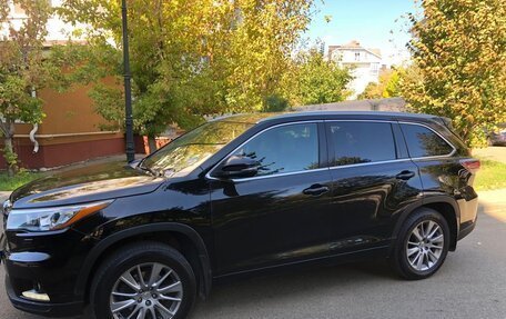 Toyota Highlander III, 2014 год, 2 230 000 рублей, 2 фотография