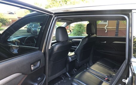 Toyota Highlander III, 2014 год, 2 230 000 рублей, 7 фотография
