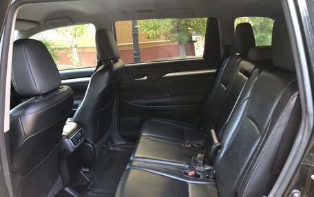 Toyota Highlander III, 2014 год, 2 230 000 рублей, 9 фотография