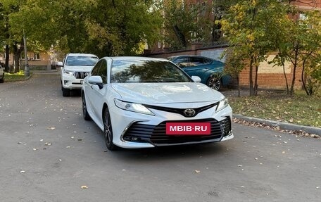 Toyota Camry, 2018 год, 2 600 000 рублей, 2 фотография