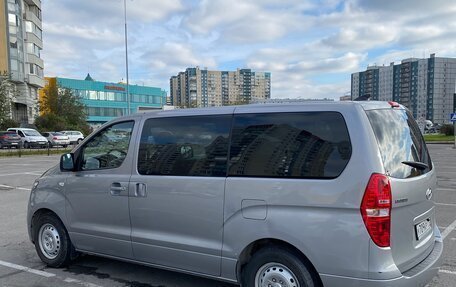 Hyundai H-1 II рестайлинг, 2018 год, 2 430 000 рублей, 3 фотография