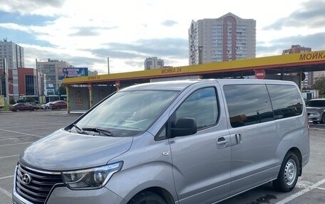 Hyundai H-1 II рестайлинг, 2018 год, 2 430 000 рублей, 2 фотография
