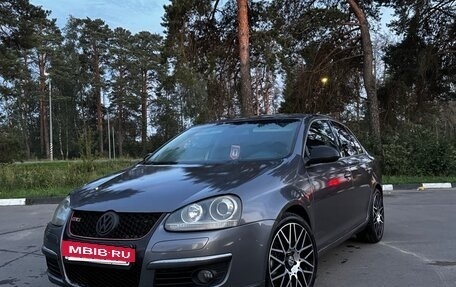 Volkswagen Jetta VI, 2005 год, 520 000 рублей, 2 фотография