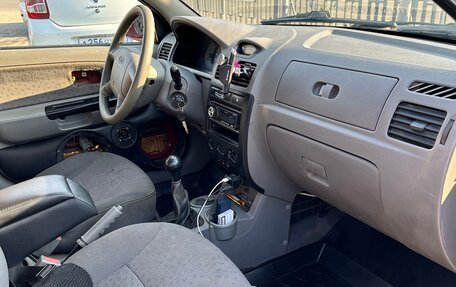 KIA Rio II, 2004 год, 110 000 рублей, 10 фотография