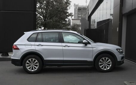 Volkswagen Tiguan II, 2019 год, 1 890 000 рублей, 3 фотография