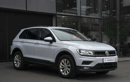 Volkswagen Tiguan II, 2019 год, 1 890 000 рублей, 6 фотография