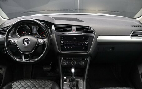 Volkswagen Tiguan II, 2019 год, 1 890 000 рублей, 5 фотография