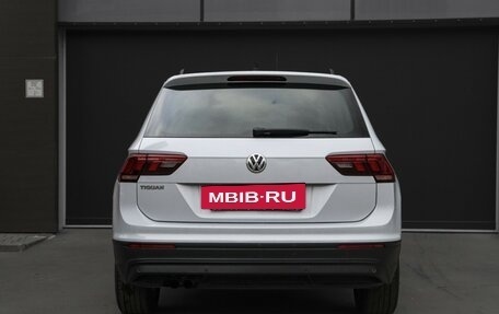 Volkswagen Tiguan II, 2019 год, 1 890 000 рублей, 12 фотография