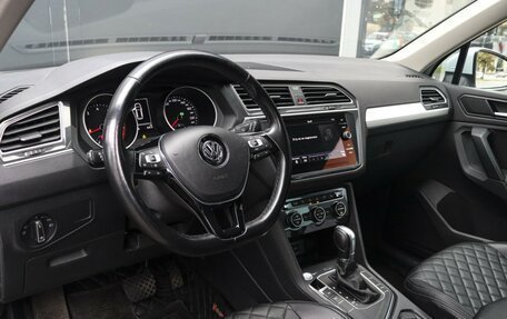 Volkswagen Tiguan II, 2019 год, 1 890 000 рублей, 21 фотография