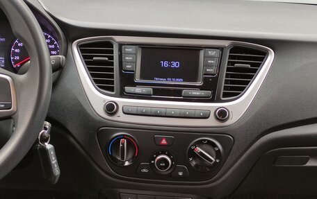 Hyundai Solaris II рестайлинг, 2018 год, 1 049 000 рублей, 10 фотография