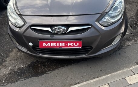 Hyundai Solaris II рестайлинг, 2011 год, 555 000 рублей, 1 фотография