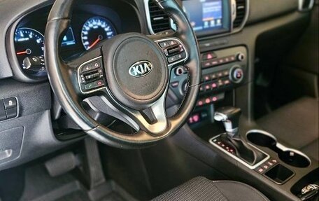 KIA Sportage IV рестайлинг, 2017 год, 2 000 000 рублей, 5 фотография