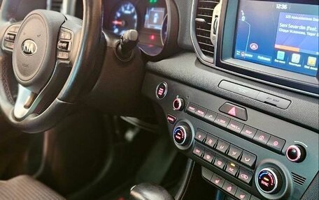 KIA Sportage IV рестайлинг, 2017 год, 2 000 000 рублей, 4 фотография