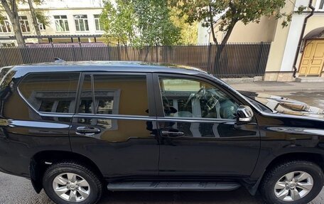 Toyota Land Cruiser Prado 150 рестайлинг 2, 2021 год, 6 000 000 рублей, 6 фотография