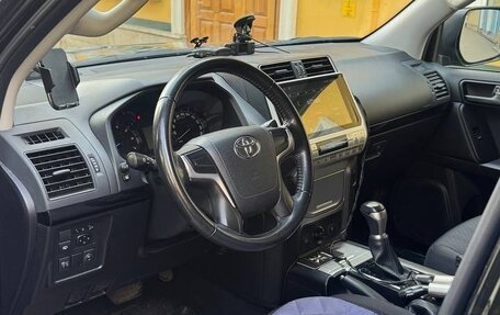 Toyota Land Cruiser Prado 150 рестайлинг 2, 2021 год, 6 000 000 рублей, 12 фотография