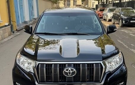 Toyota Land Cruiser Prado 150 рестайлинг 2, 2021 год, 6 000 000 рублей, 4 фотография