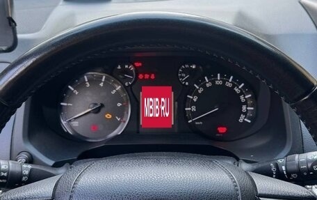 Toyota Land Cruiser Prado 150 рестайлинг 2, 2021 год, 6 000 000 рублей, 13 фотография