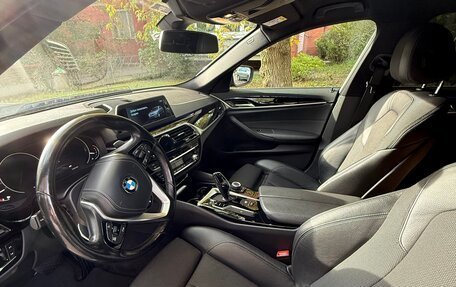 BMW 5 серия, 2018 год, 2 500 000 рублей, 15 фотография