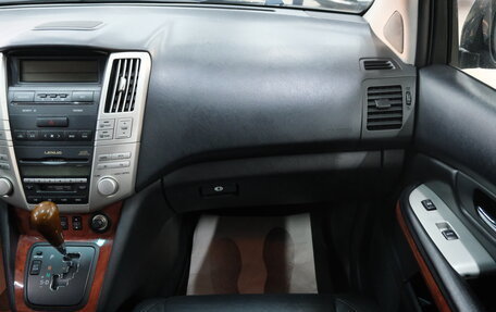 Lexus RX II рестайлинг, 2004 год, 1 849 000 рублей, 19 фотография