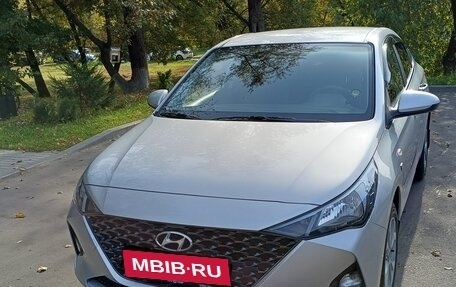 Hyundai Solaris II рестайлинг, 2021 год, 1 450 000 рублей, 1 фотография