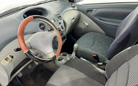 Toyota Yaris I рестайлинг, 2002 год, 350 000 рублей, 10 фотография