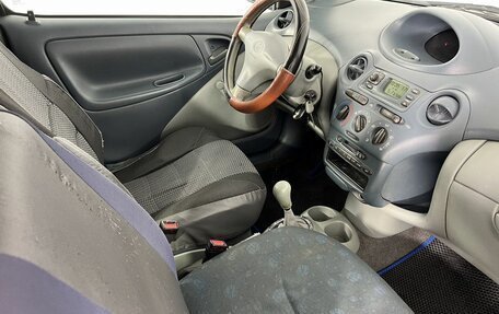 Toyota Yaris I рестайлинг, 2002 год, 350 000 рублей, 11 фотография