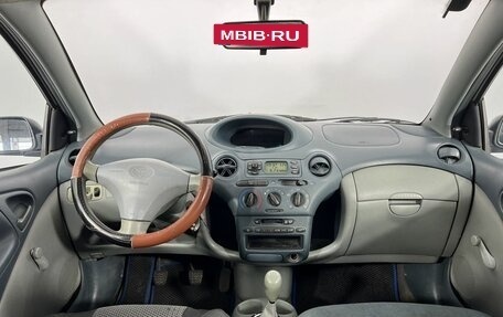 Toyota Yaris I рестайлинг, 2002 год, 350 000 рублей, 14 фотография