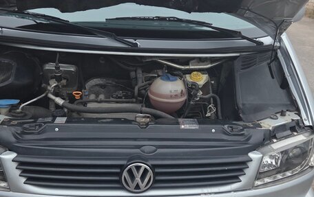 Volkswagen Caravelle T4, 2003 год, 950 000 рублей, 16 фотография