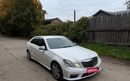 Mercedes-Benz E-Класс, 2013 год, 1 355 000 рублей, 2 фотография