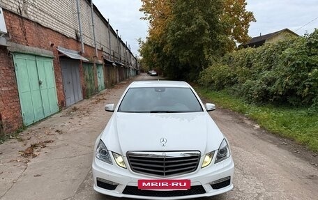 Mercedes-Benz E-Класс, 2013 год, 1 355 000 рублей, 3 фотография