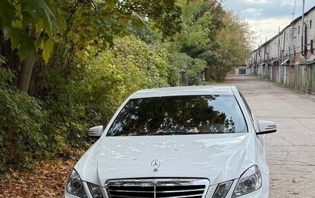 Mercedes-Benz E-Класс, 2013 год, 1 355 000 рублей, 15 фотография