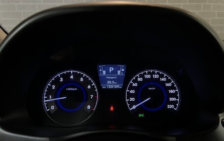 Hyundai Solaris II рестайлинг, 2012 год, 899 000 рублей, 22 фотография