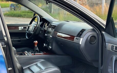 Volkswagen Touareg III, 2005 год, 880 000 рублей, 10 фотография