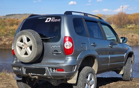 Chevrolet Niva I рестайлинг, 2010 год, 650 000 рублей, 8 фотография