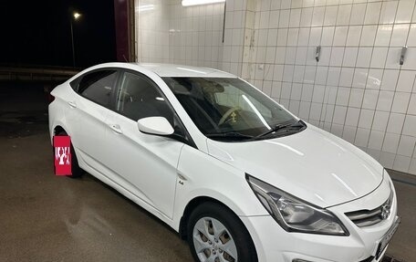 Hyundai Solaris II рестайлинг, 2015 год, 800 000 рублей, 1 фотография