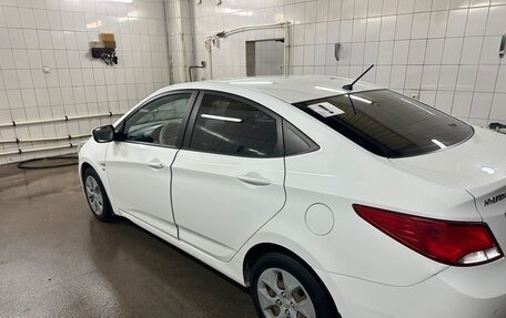 Hyundai Solaris II рестайлинг, 2015 год, 800 000 рублей, 2 фотография