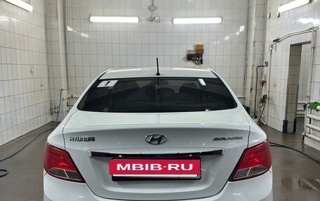 Hyundai Solaris II рестайлинг, 2015 год, 800 000 рублей, 4 фотография