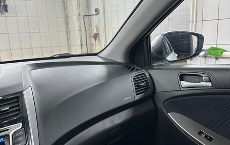 Hyundai Solaris II рестайлинг, 2015 год, 800 000 рублей, 11 фотография